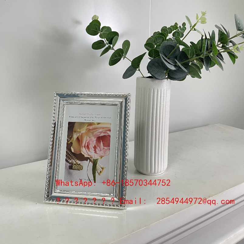 กรอบรูปโลหะสีเงินสไตล์ยุโรปสุด - Lighting Decor Photos บทวิจารณ์และราคา