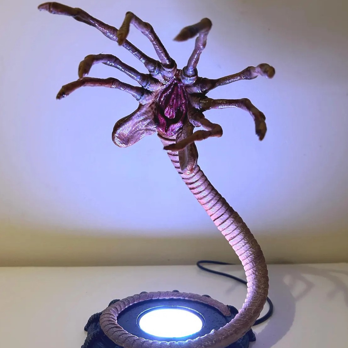 โคมไฟ Alien Facehugger ไฟกลางค - Lighting Decor Ideas บทวิจารณ์และราคา