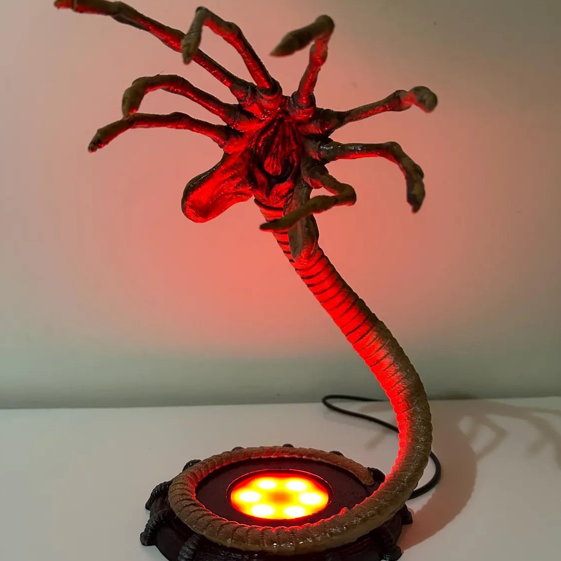 โคมไฟ Alien Facehugger ไฟกลางค - Lighting Decor Ideas บทวิจารณ์และราคา